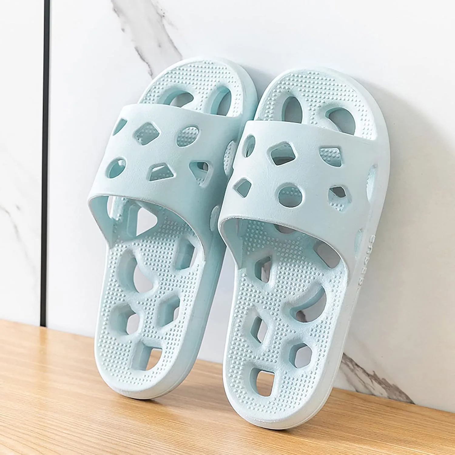 Cloud Slides Womens Showers Sandals Women and Men Bath Slippers Indoor Slipper Quick Drying Dry Quickly Soft Sole