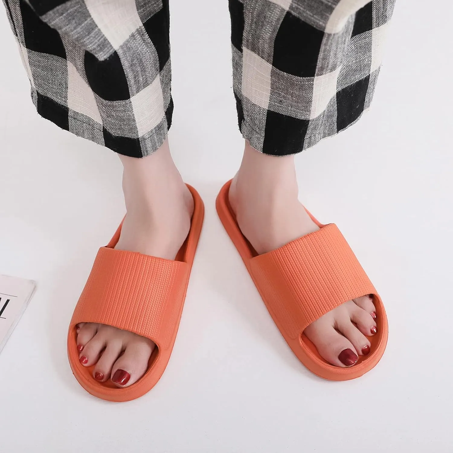 Cloud Slippers for Men Slides for Women Mens Shower Shoes Womens Slides Dorms Soft Sole Pool Slippers
