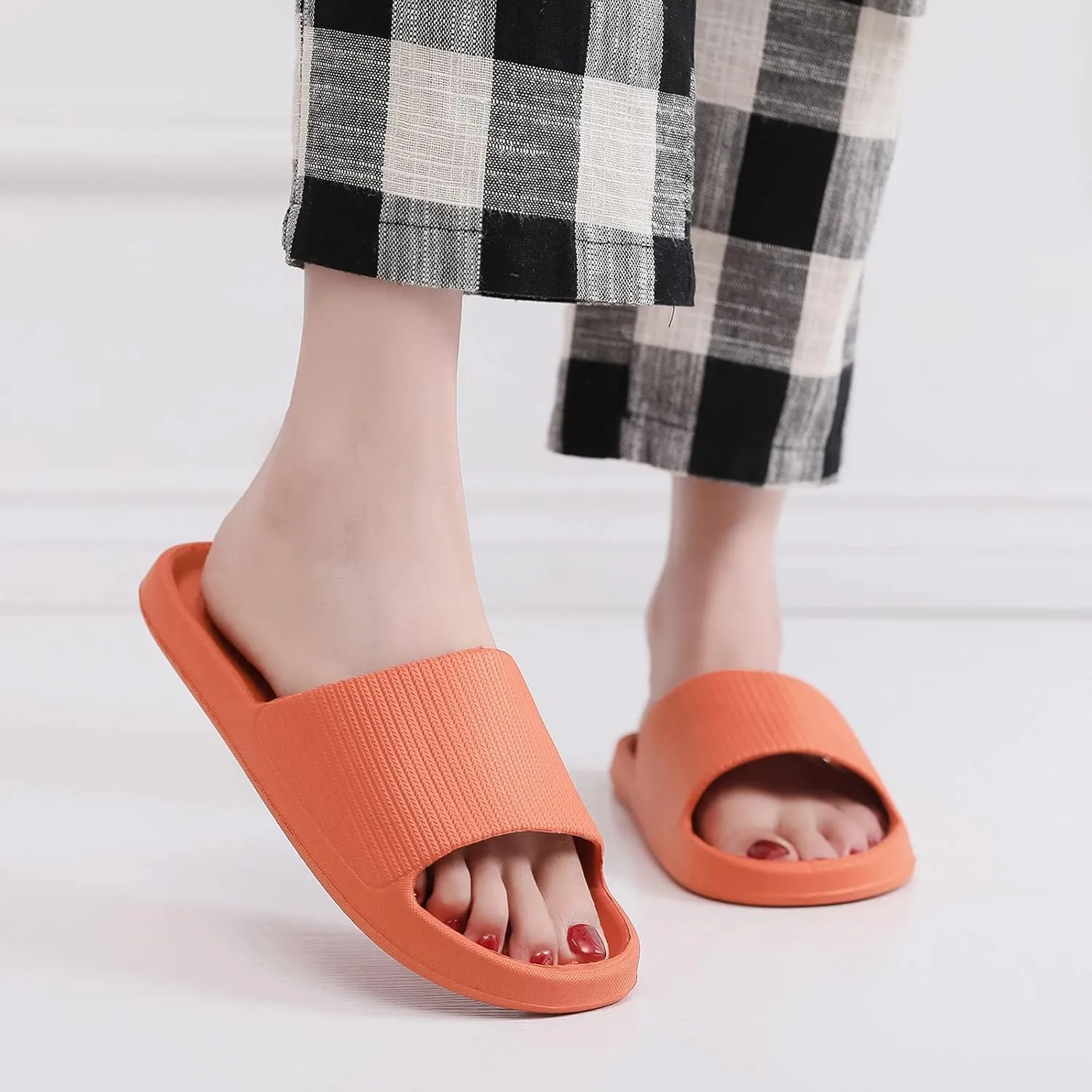 Cloud Slippers for Men Slides for Women Mens Shower Shoes Womens Slides Dorms Soft Sole Pool Slippers