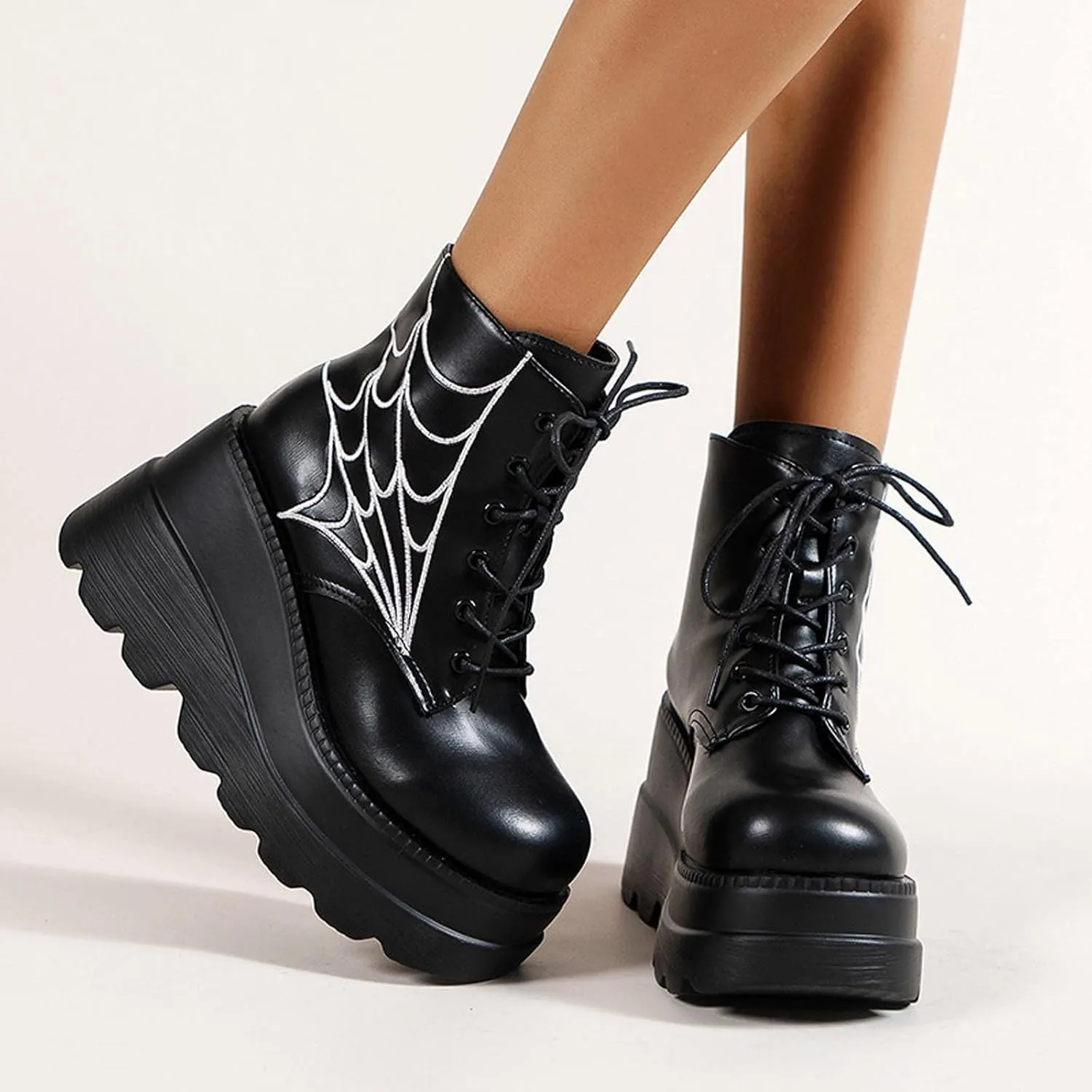 GUNIYIFS Women's Platform Boots Goth Combat Boots Punk Gothic Boots for Women 2023 Leather Ankle Booties Lace Up Chunky Shoes