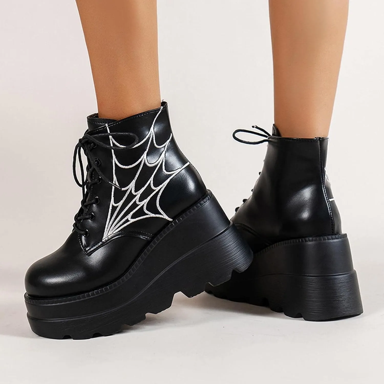 GUNIYIFS Women's Platform Boots Goth Combat Boots Punk Gothic Boots for Women 2023 Leather Ankle Booties Lace Up Chunky Shoes