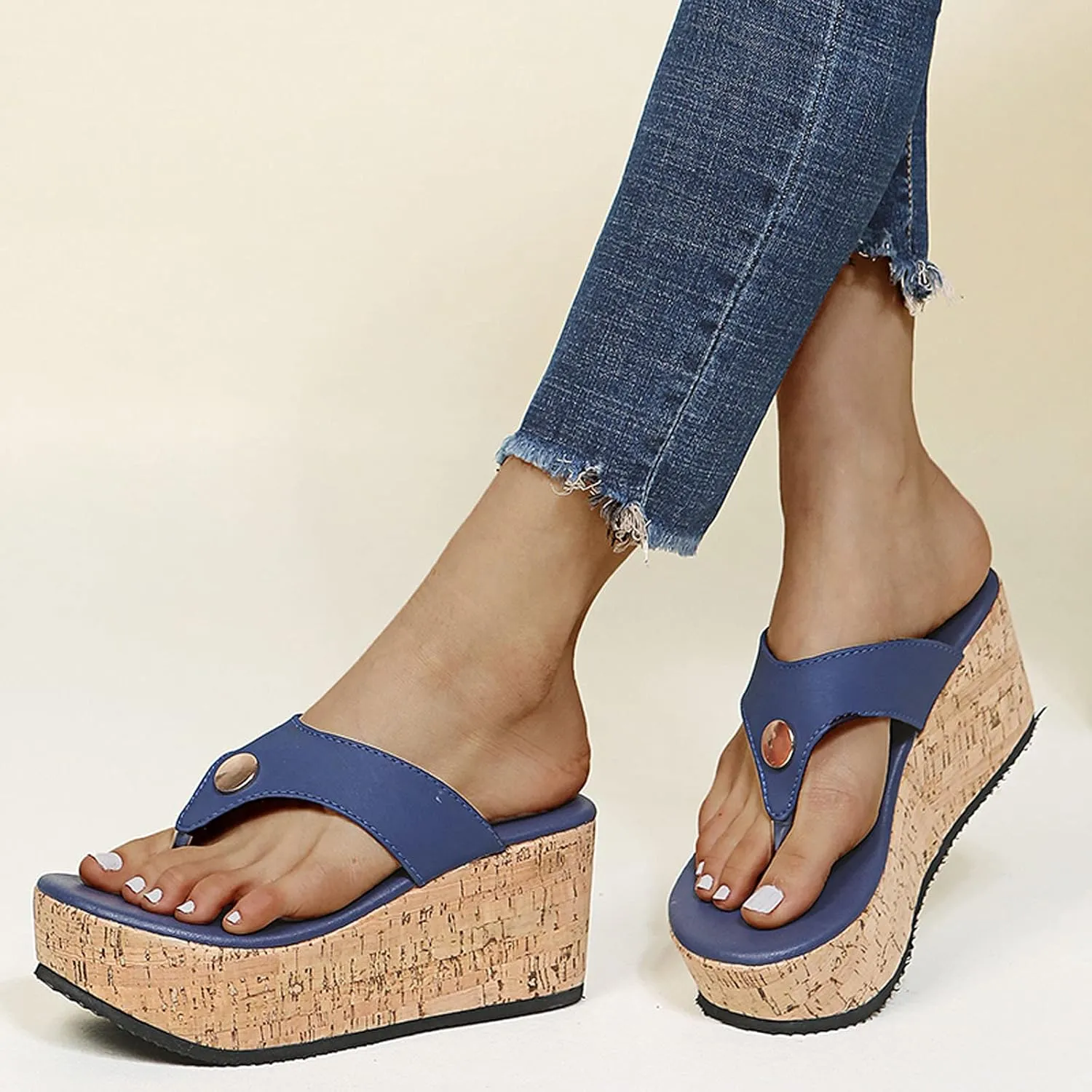 oiangi Womens Platform Wedge Heel Flip Flops Casual Summer Studded Thong Clip Toe Slip-on Slipper Summer Comfy Casual Ladies Shoes Slides Sandalias