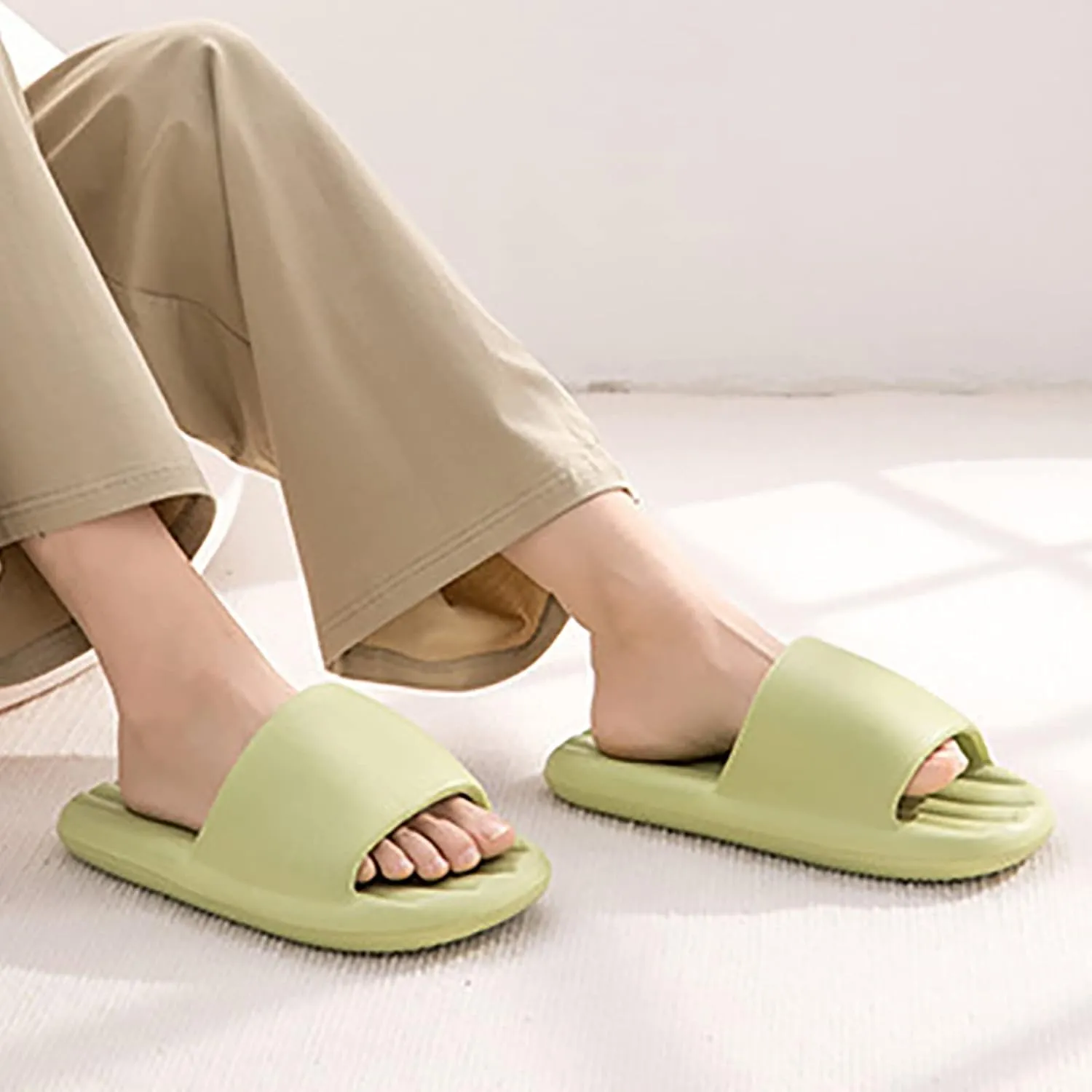 Showers Sandals Mens Cloud Slides Womens Bathroom Slipper Bath Slippers House Home Water Shoe Soft Sole
