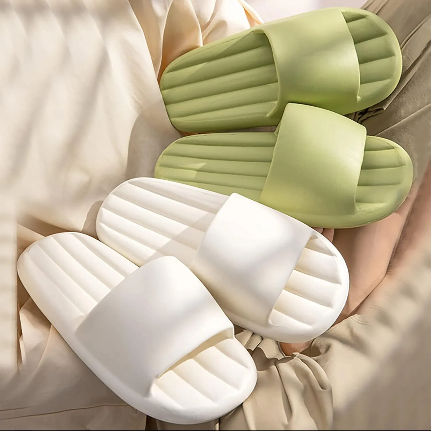 Showers Sandals Mens Cloud Slides Womens Bathroom Slipper Bath Slippers House Home Water Shoe Soft Sole