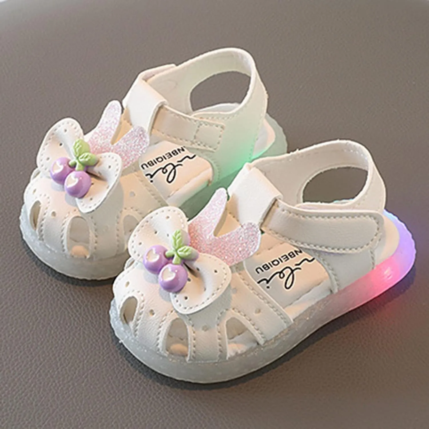 Toddler Baby Girls Cute Light Up Sandals Soft Sole Closed Toe Comfortable Luminous Sneakers Princess Sweet Shoes
