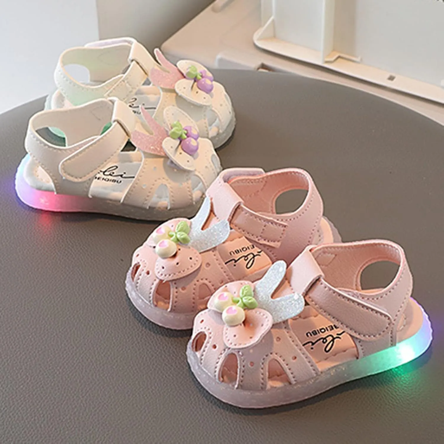 Toddler Baby Girls Cute Light Up Sandals Soft Sole Closed Toe Comfortable Luminous Sneakers Princess Sweet Shoes