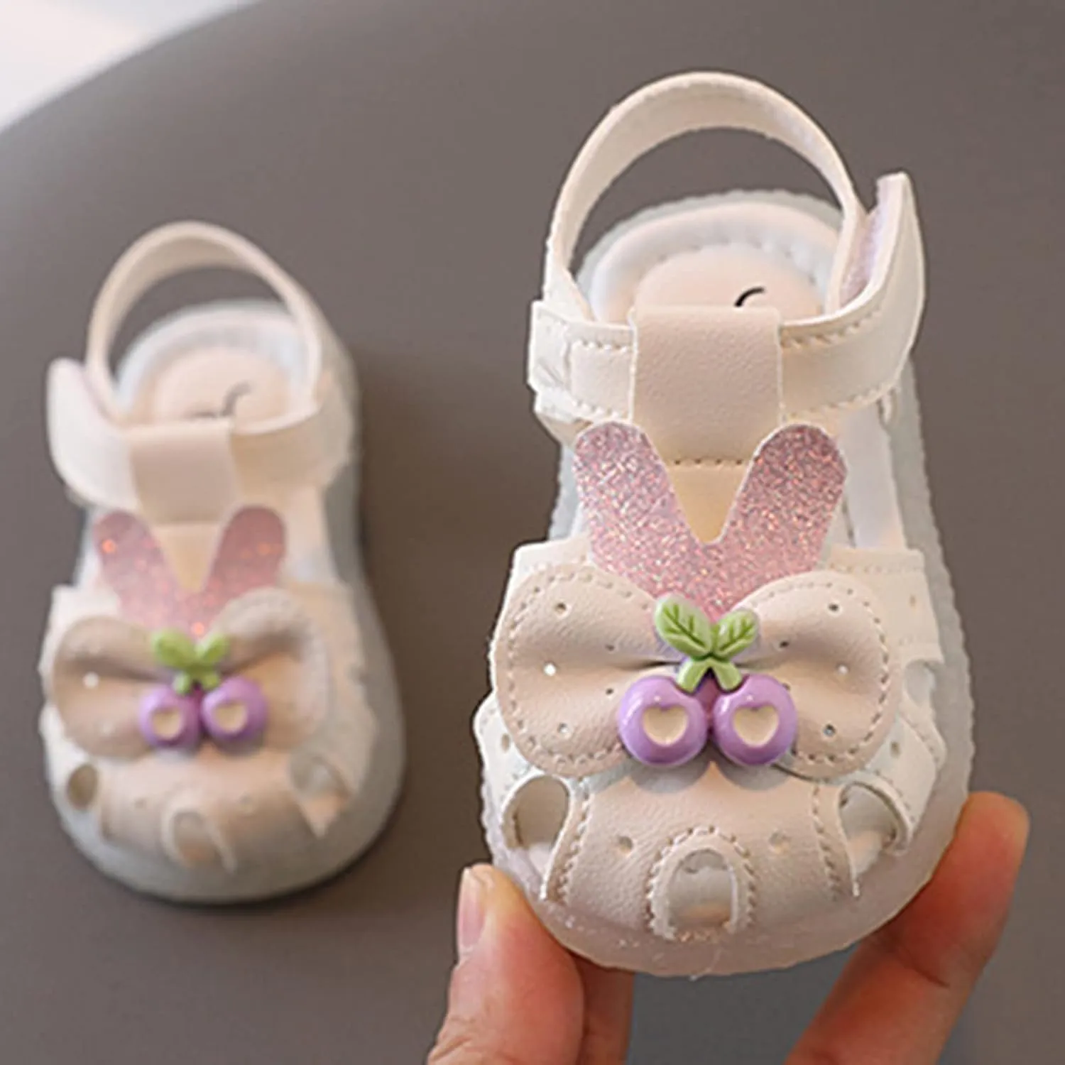 Toddler Baby Girls Cute Light Up Sandals Soft Sole Closed Toe Comfortable Luminous Sneakers Princess Sweet Shoes