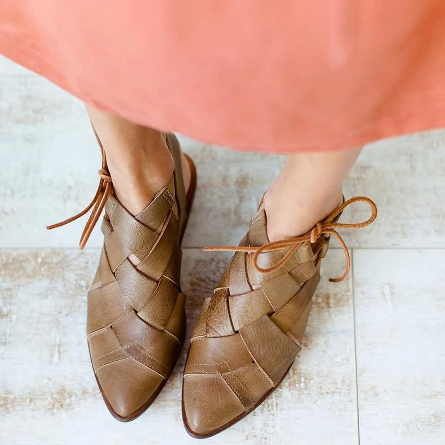 Womens Casual Hollow Slides Sandals Vintage Cross Straps Lace up Leather Woven Back Low Heel Roman Sandals Summer Comfy Casual Slingback Shoes