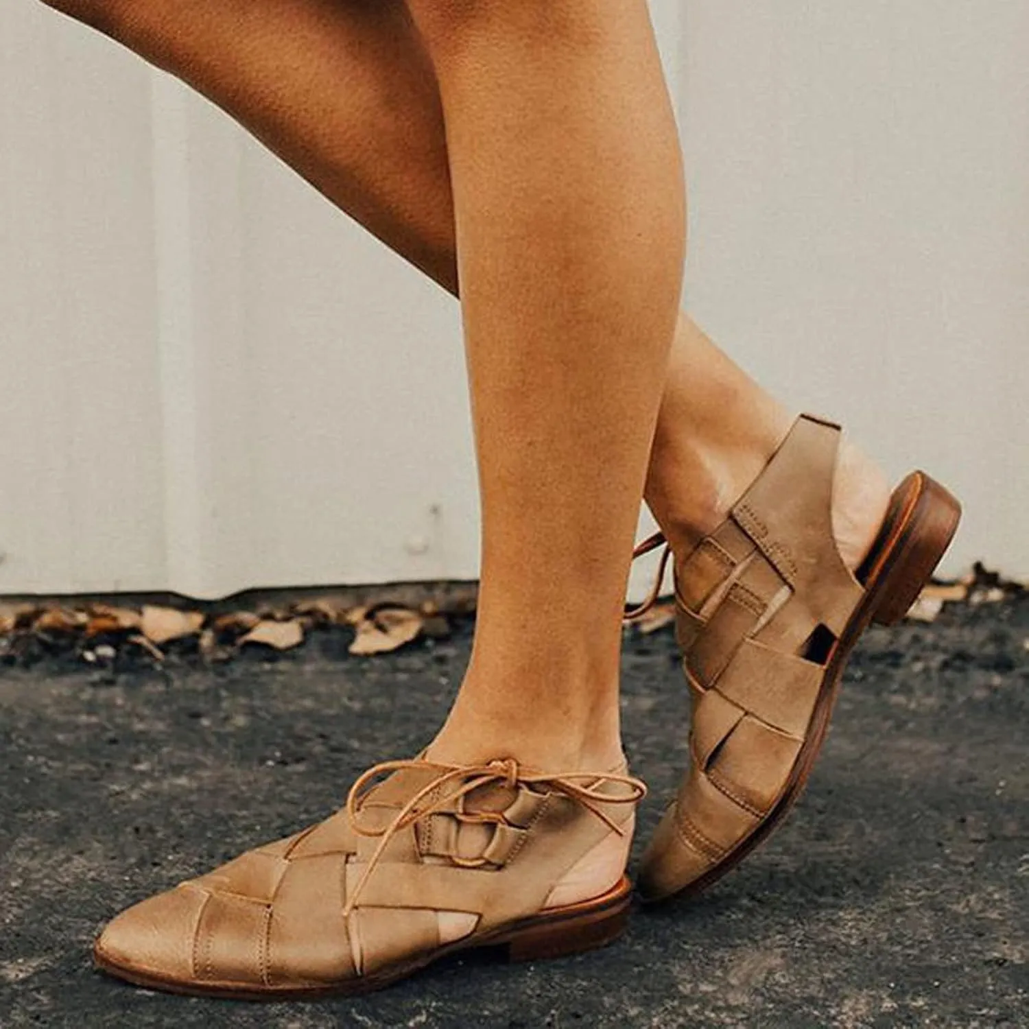 Womens Casual Hollow Slides Sandals Vintage Cross Straps Lace up Leather Woven Back Low Heel Roman Sandals Summer Comfy Casual Slingback Shoes