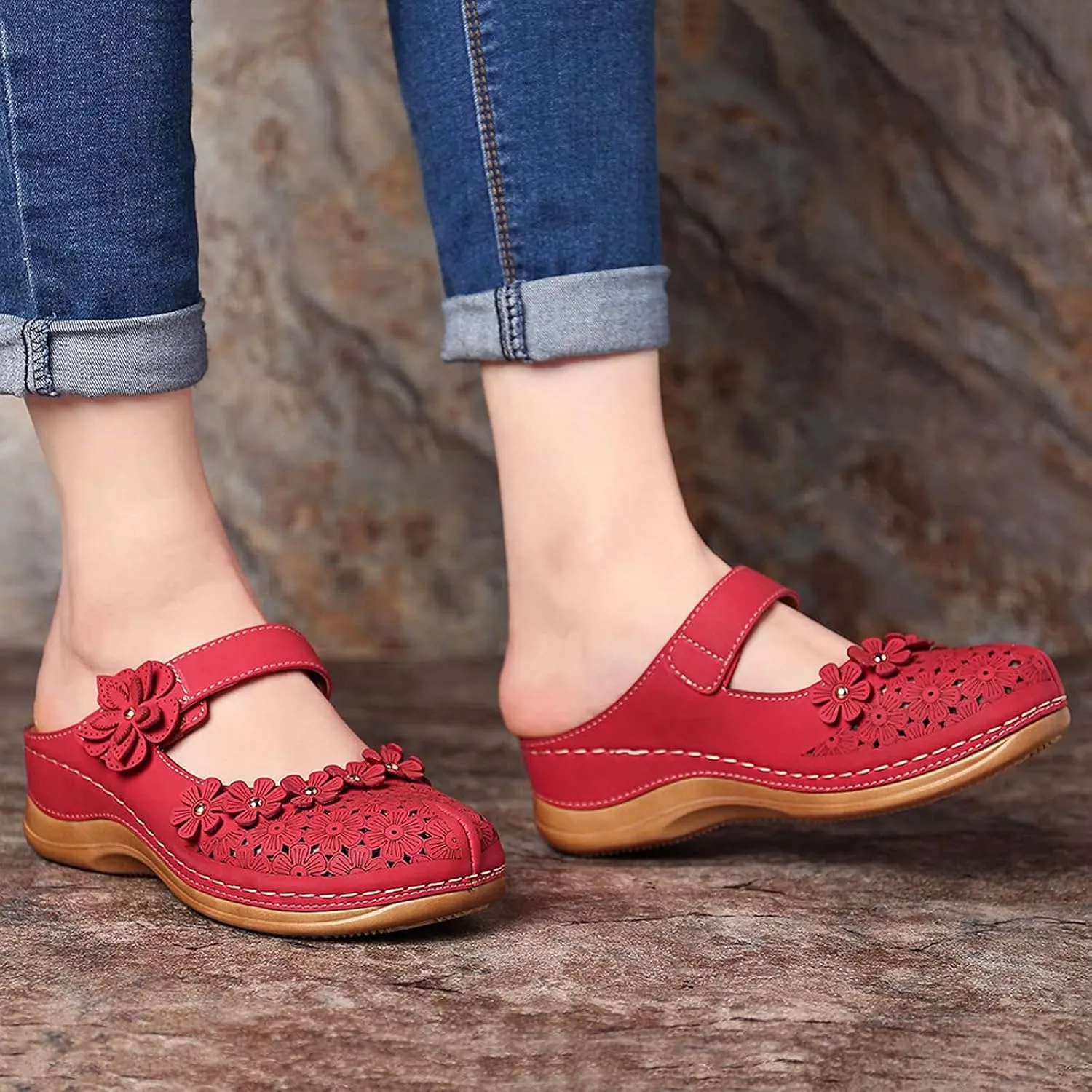 Womens Closed Toe Wedge Sandals Casual Summer Studded Flowers Hollow Hook&Loop Buckle Sandals Summer Cute Comfortable Outdoor Soft Sole Shoes