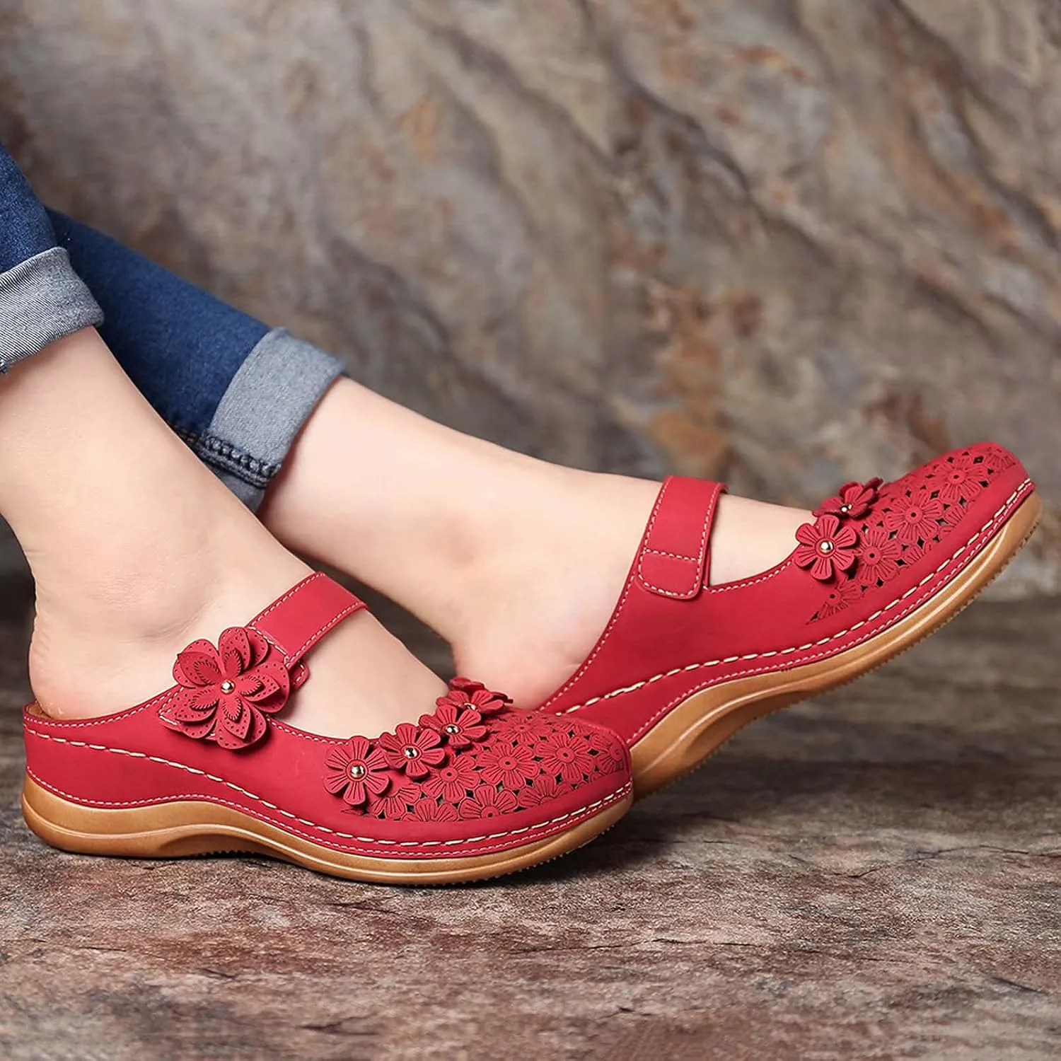 Womens Closed Toe Wedge Sandals Casual Summer Studded Flowers Hollow Hook&Loop Buckle Sandals Summer Cute Comfortable Outdoor Soft Sole Shoes