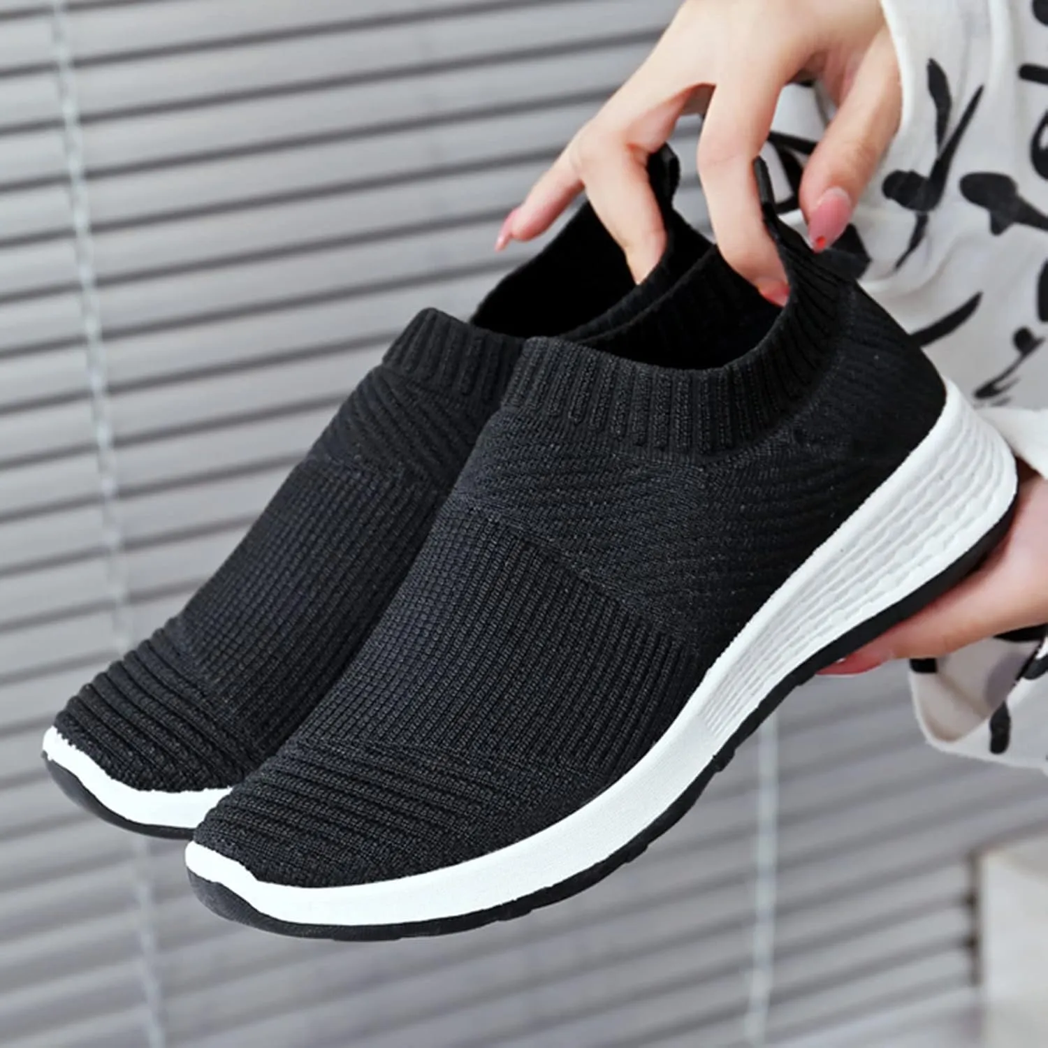 Womens Slip on Sneakers Lightweight Walking Tennis Shoes Women's Sneakers Yoga or Tennis or Running Sneakers